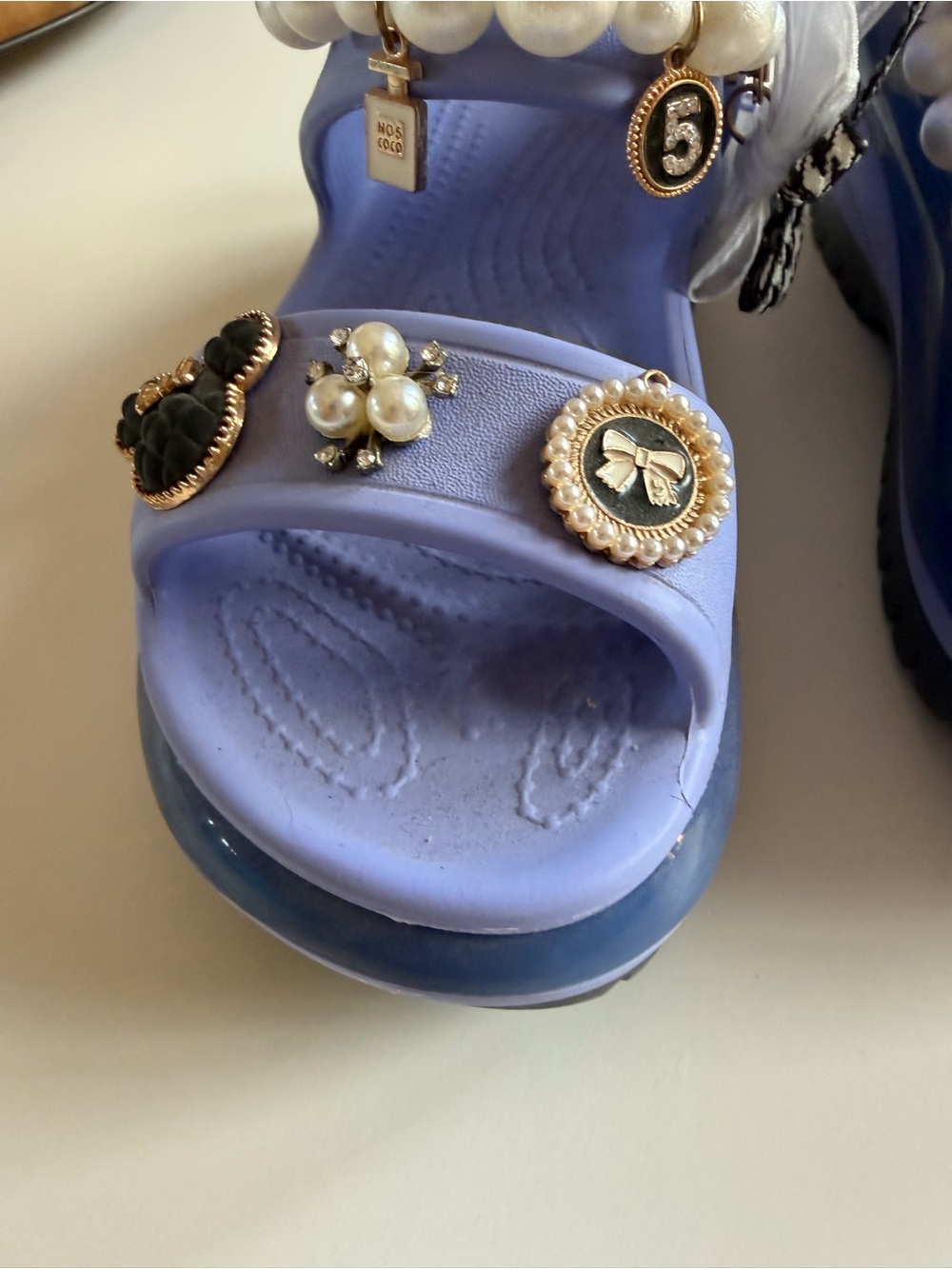 Crocs comfort platforms - Lavender Pearl-Embellished Sandals - Picture 3 of 6